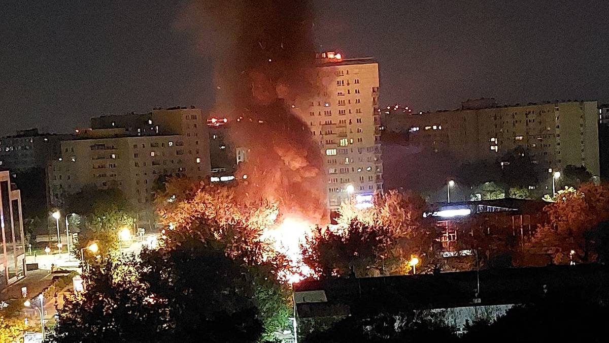 Spłonął bazar na Gotarda w Warszawie. Wokół targowiska trwał spór