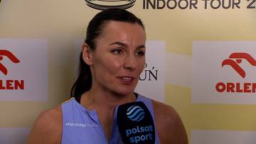 Anna Wielgosz, lekkoatletka, udziela wywiadu z mikrofonem Polsat Sport.