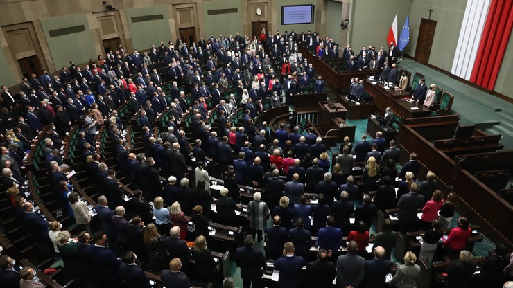 Sejm uchwalił nowelizację ustawy o funduszu kompensacyjnym i dodatku osłonowym