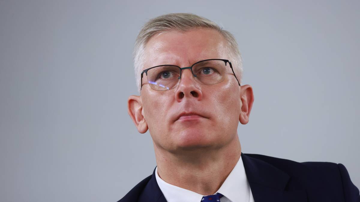Ruch rządzących w sprawie Sławomira Cenckiewicza. Skargi trafiły do sądu