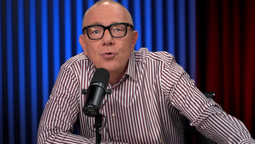 "Zima idzie, ludzie kupowali milionami". Jankowski atakuje polityków