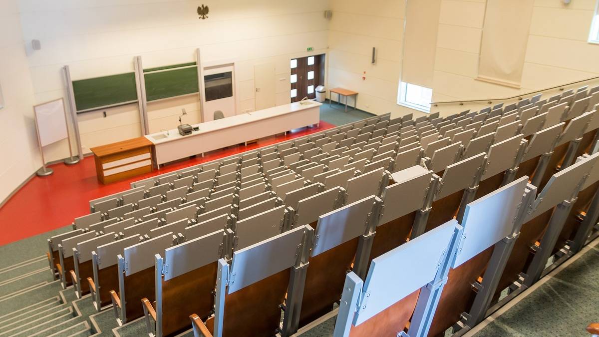 Zauważalny problem na uczelniach. Największym wyzwaniem "drop out"