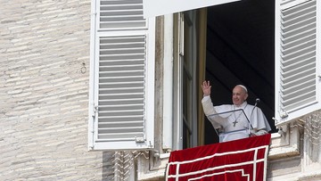 Papież wysłał prezent strażakom, którzy uwolnili go z windy