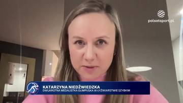Kobieta z blond włosami, Katarzyna Niedźwiedzka, dwukrotna medalistka olimpijska w łyżwiarstwie szybkim, m&oacute;wi patrząc w kamerę. Nad jej głową widnieje logo Polsat Sport.