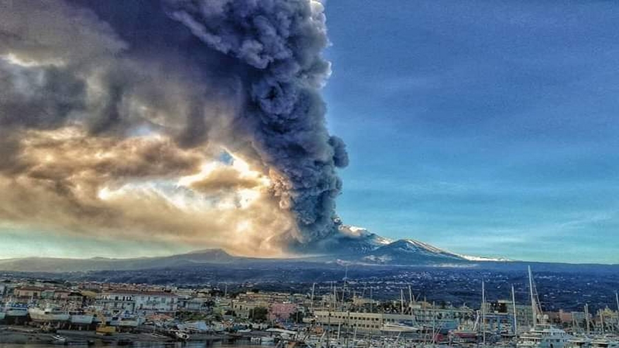 Erupcja wulkanu Etna. Fot. Twitter / @tweetPalla.