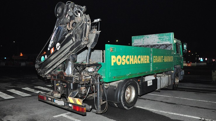 Samochód ciężarowy zatrzymany na przejściu granicznym w Korczowej.