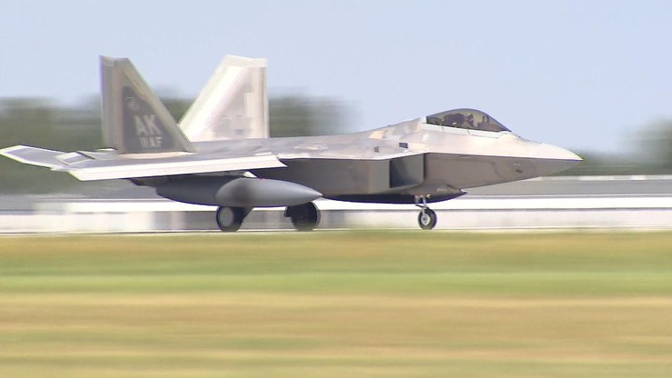 Amerykańskie myśliwce F-22 Raptor wylądowały w Łasku