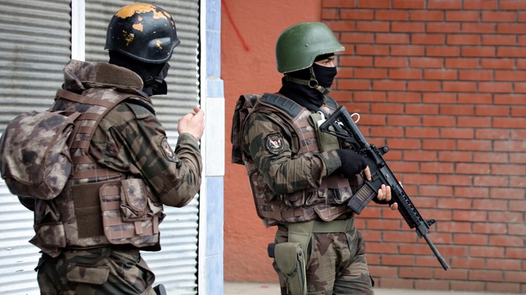 Turcja: oddziały antyterrorystyczne weszły do 32 miejsc. Zatrzymano 20 osób
