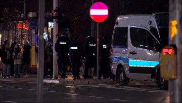 Blokada miasta i "narodowe wiązanie sznurówek". Strajk Kobiet w Warszawie