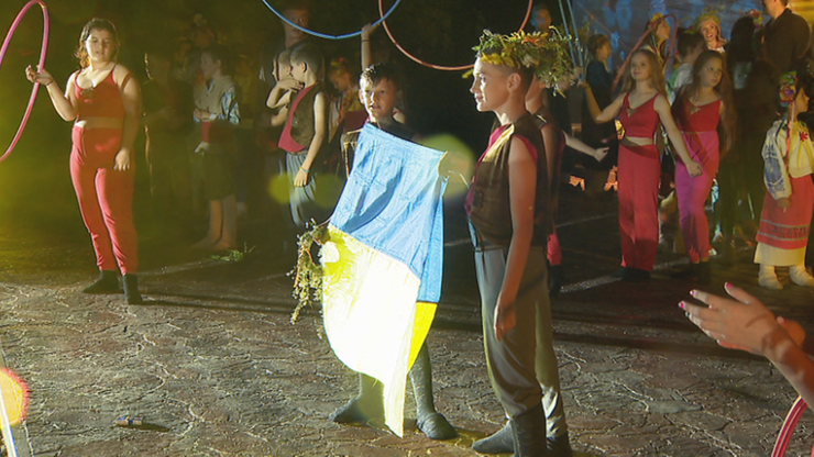 Niezwykłe wydarzenie w Ossie. Dom dla dzieci z Ukrainy zmienił się w operę