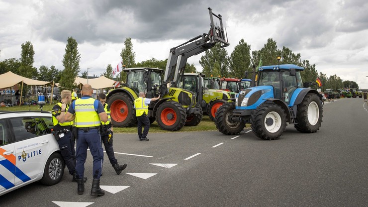 Holandia: Protestujący rolnicy blokują autostrady. Korki podczas "kwadransa solidarności"