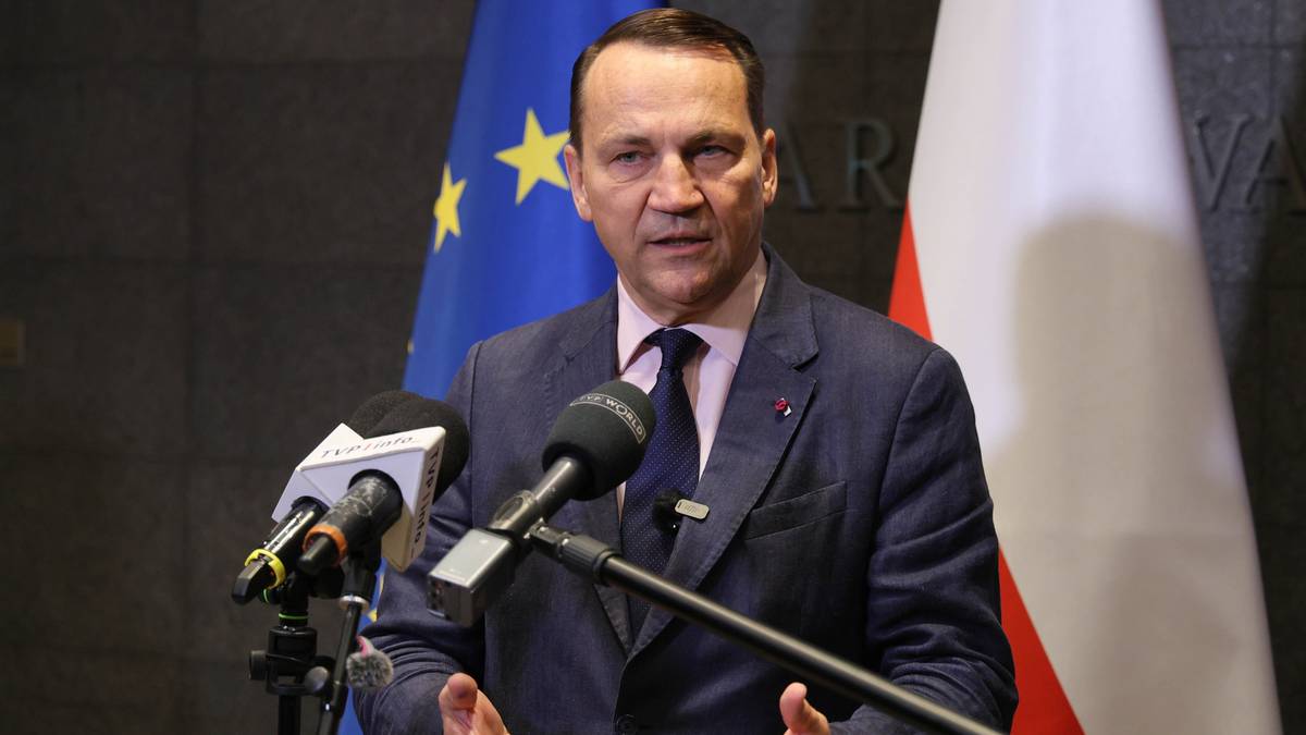 USA chcą łagodniejszego tonu wobec Rosji. Sikorski odpowiada