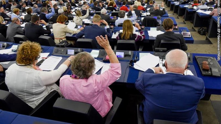 Europosłowie PiS przeciw rezolucji sprzeciwiającej się m.in. cięciom w rolnictwie. "Bo w całości jest nie do zaakceptowania"