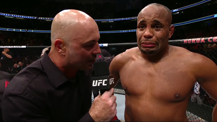 UFC 214: Zrozpaczony Cormier zalał się łzami. Jones docenił największego rywala