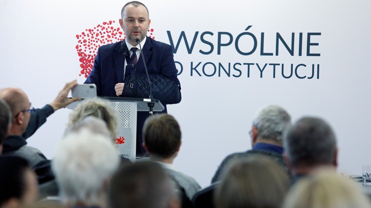 Andrzej Duda zmienia konstytucję. Ale kraj o nowym (prawie) nic nie wie