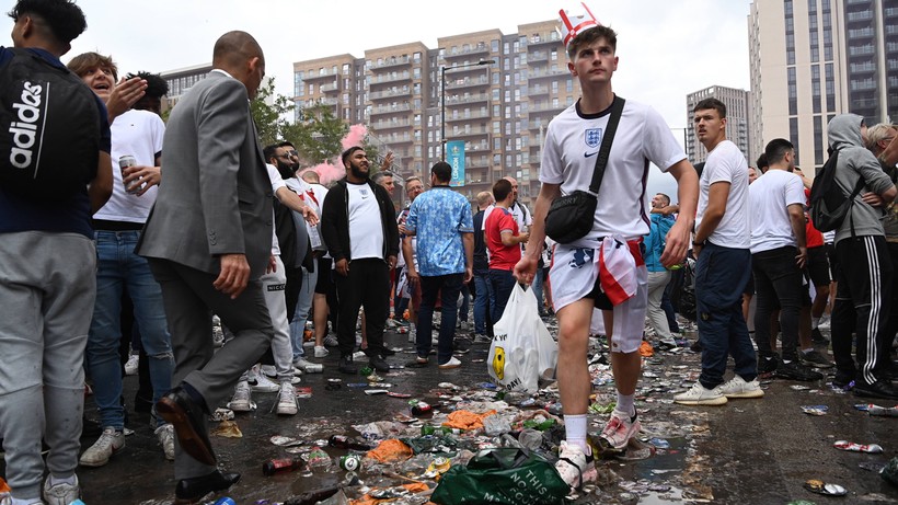 Euro 2020: Kibice próbowali wedrzeć się na teren Wembley! (WIDEO)