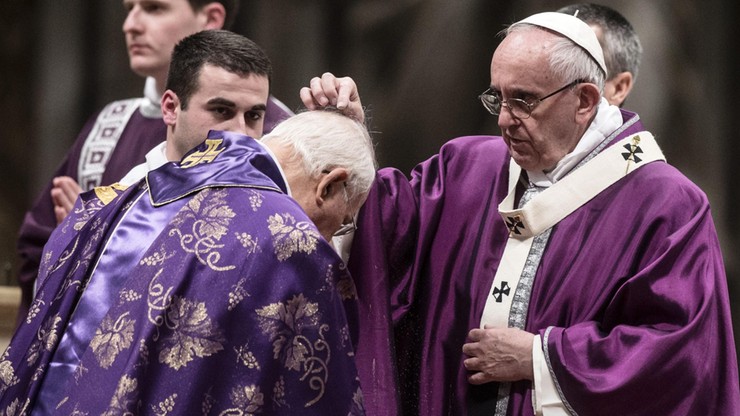 Papież przewodniczył mszy św. Środy Popielcowej w Watykanie. Mówił o "wyzwoleniu z egoizmu"
