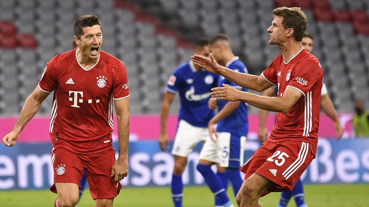 Liga niemiecka: Bayern rozgromił Schalke na inaugurację sezonu, gol i dwie asysty Lewandowskiego