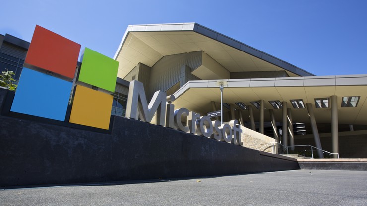 Microsoft zainwestuje w Polsce miliard dolarów. "Kolejny krok Polski w przyszłość"