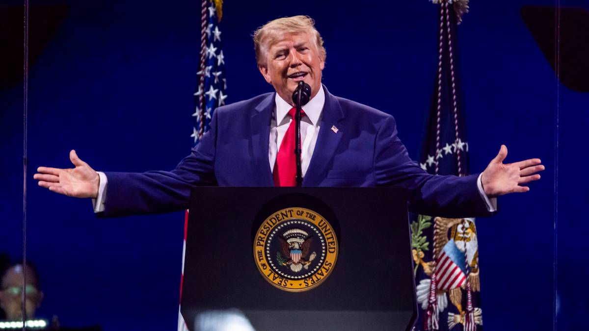 Przemówienie Trumpa w cieniu ewakuacji. "Polecono schronienie się"