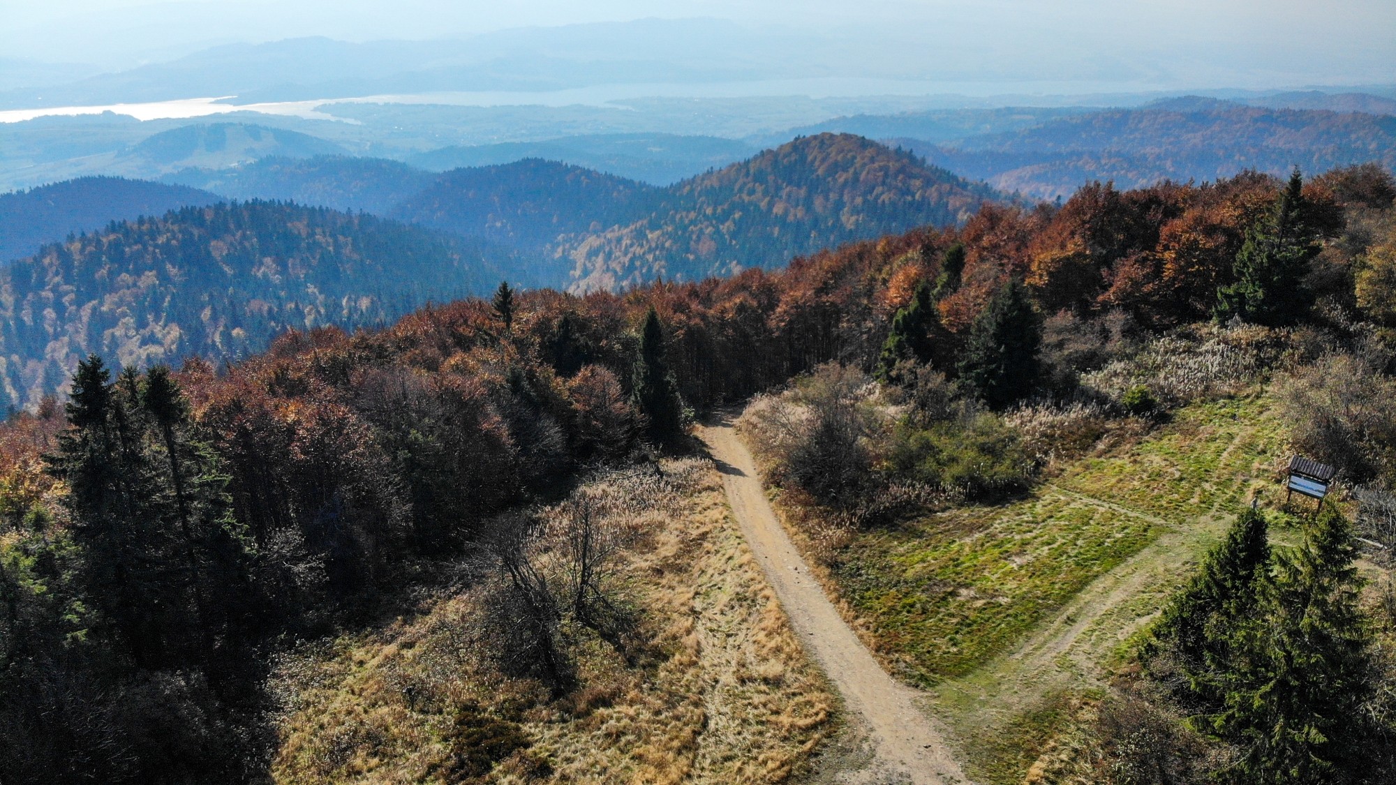 Jesień w górach z lotu ptaka - zdjęcie 31