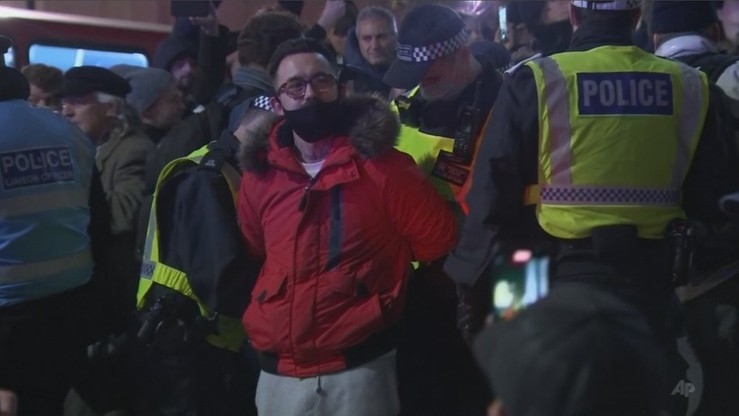 Protest przeciw lockdownowi w Anglii. 190 osób aresztowanych