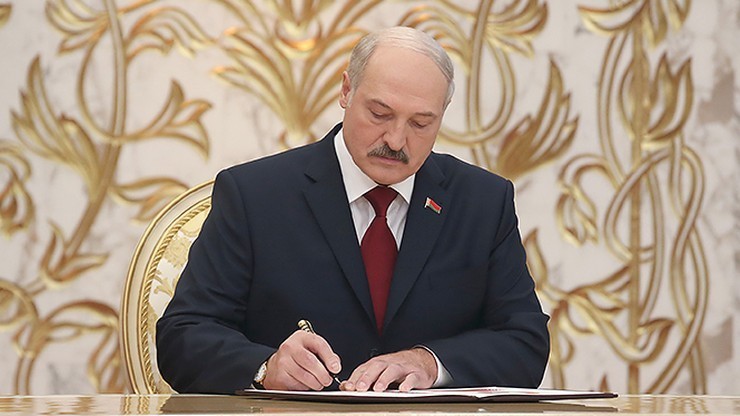 Łukaszenka mianował nowego ambasadora w Polsce. Ostrzegł Polaków przed "prężeniem muskułów"