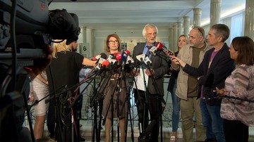 Projekt ustawy o obniżeniu wynagrodzeń trafił do Sejmu. "W krótkim czasie wejdzie w życie"