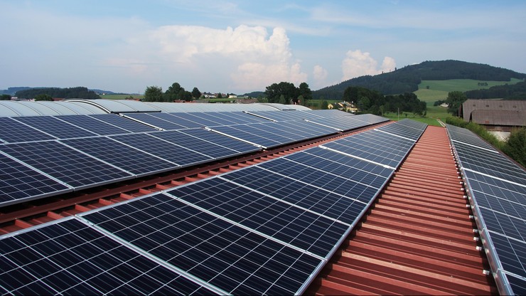 UE wydłuża o 18 miesięcy restrykcje na chińskie panele słoneczne