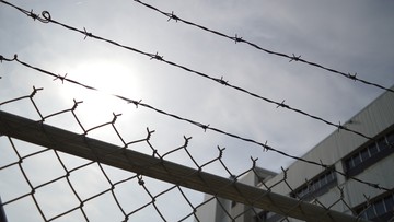 Uciekł z więzienia, ale chciał do niego wrócić. Policjanci się nie zgodzili