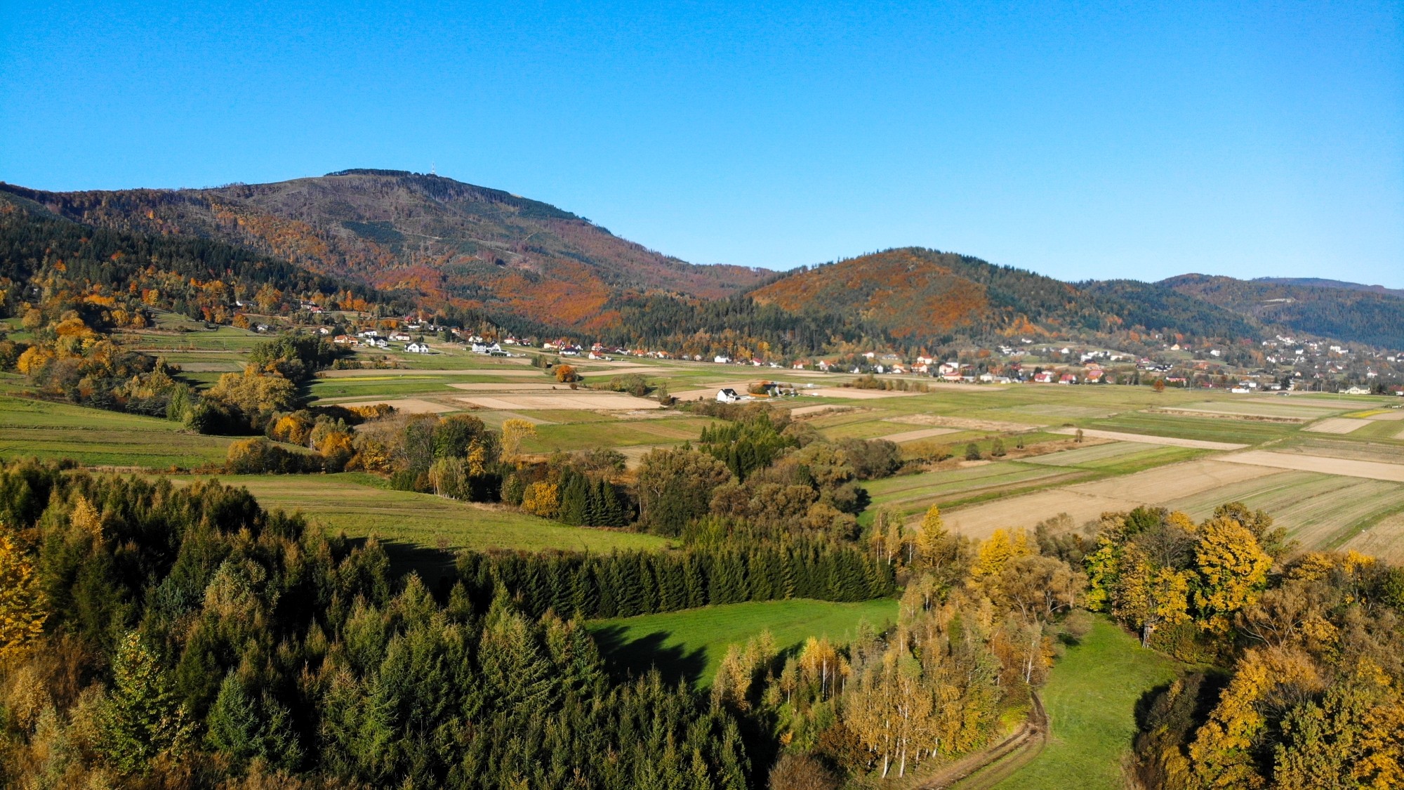 Jesień w górach z lotu ptaka - zdjęcie 21