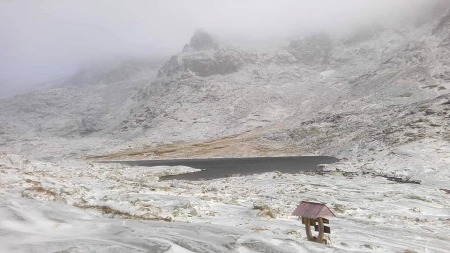 Pierwszy śnieg w rejonie Schroniska Téryego w Tatrach Wysokich. Fot. Facebook / Téryho chata.