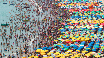 To najbardziej zatłoczona plaża świata. Bywa tu nawet 210 tys. osób