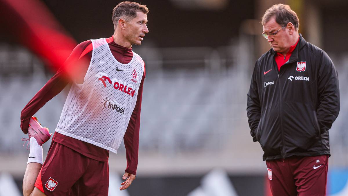 Piłkarz reprezentacji Polski Robert Lewandowski i trener Jan Urban.