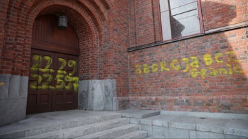 Bąkiewicz: broniąc kościołów będziemy mieć różańce, własne ręce i gaz łzawiący