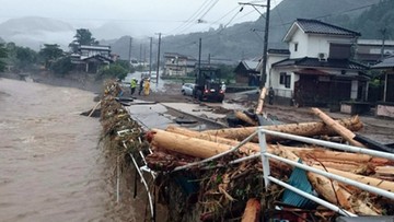 Powódź w Japonii. Wiele osób zaginionych; ewakuowano 400 tys. ludzi