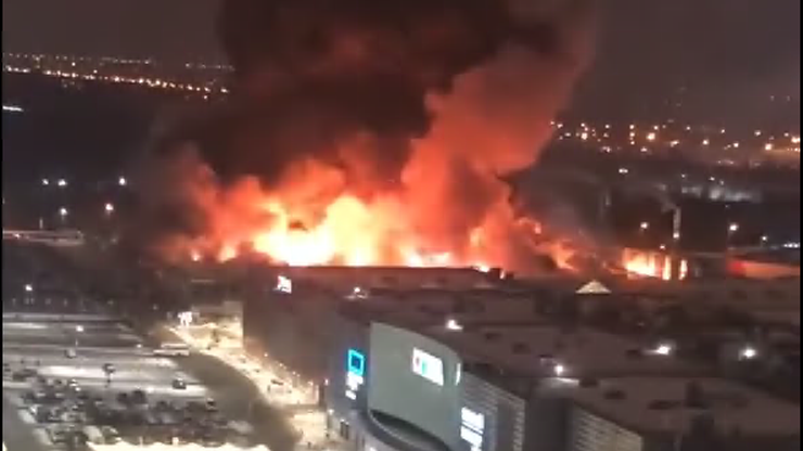 Rosja. Jedna ofiara pożaru centrum handlowego pod Moskwą. Morze ognia