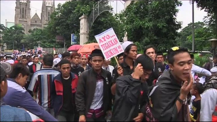 Indonezja: tysiące muzułmanów protestują przeciw bluźnierstwu