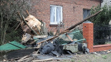 Trzy ofiary śmiertelne, zniszczone budynki. Żywioł szaleje nad Polską