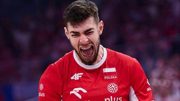 Szturmem wdarł się do kadry siatkarzy i od razu wywalczył dwa medale. Atakujący podsumował sezon