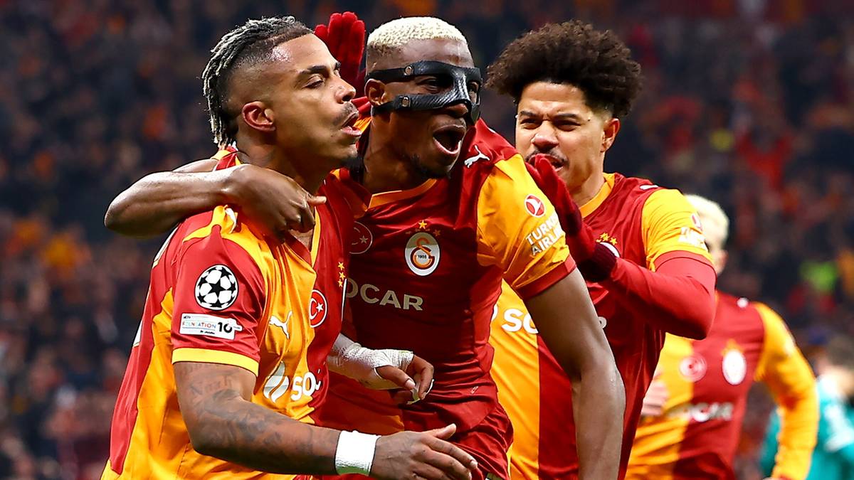 Piłkarze Galatasaray świętują zdobycie bramki.