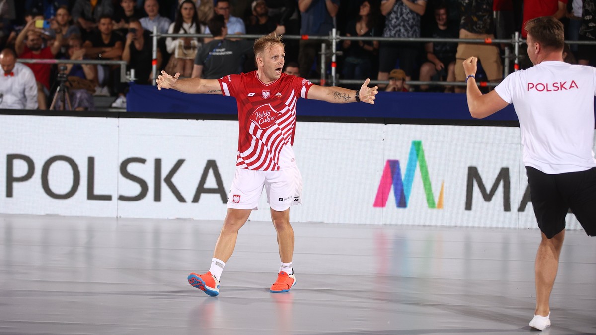 Półfinał z udziałem Polaków przeniesiony na niedzielę