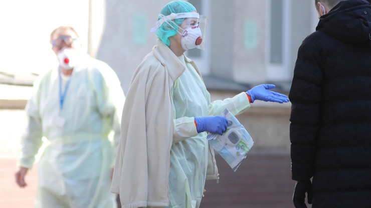 Wrocław: 74-latka wyleczona z koronawirusa. Była w ciężkim stanie