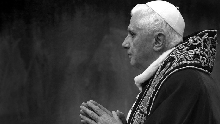 Benedykt XVI nie żyje. Papież senior miał 95 lat