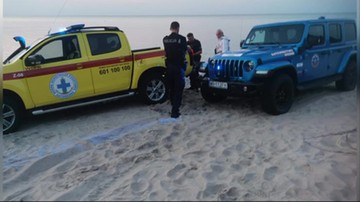 Paralotnia wylądowała na plaży w Chłopach. Kobieta została ranna