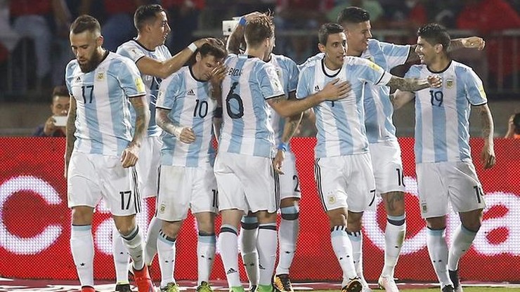 Argentyna: Trzech trenerów, 44 piłkarzy i bohater Messi