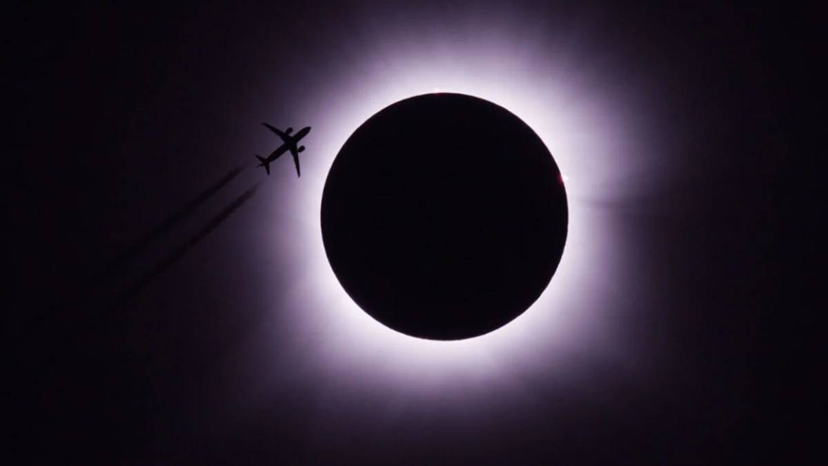 Iberia plans flight through total solar eclipse path with live internet broadcast