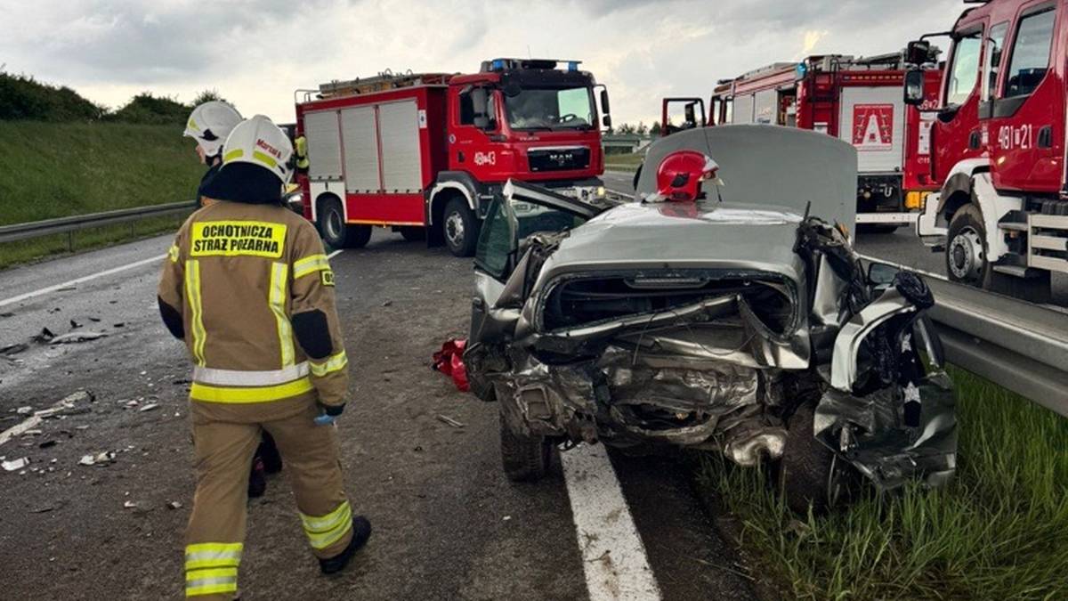 Zderzenie czterech samochodów na S7. Zginęła jedna osoba