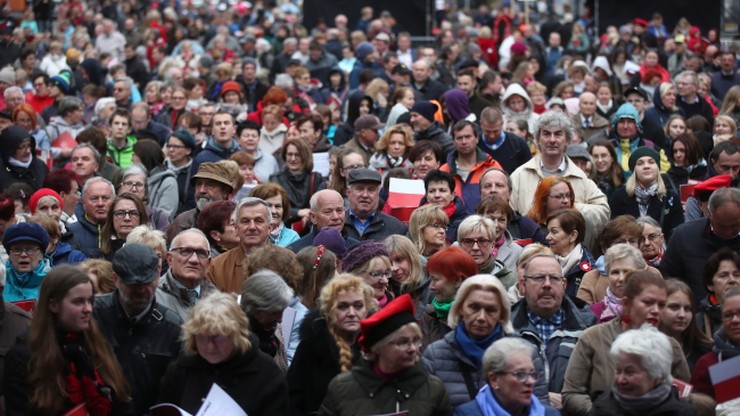 Moniuszkowski rekord świata w Krakowie. Tysiące ludzi zaśpiewało "Prząśniczkę"