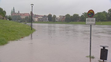 Fala kulminacyjna na Wiśle w Krakowie. Wieczorem poziom wody ma spaść poniżej stanu alarmowego